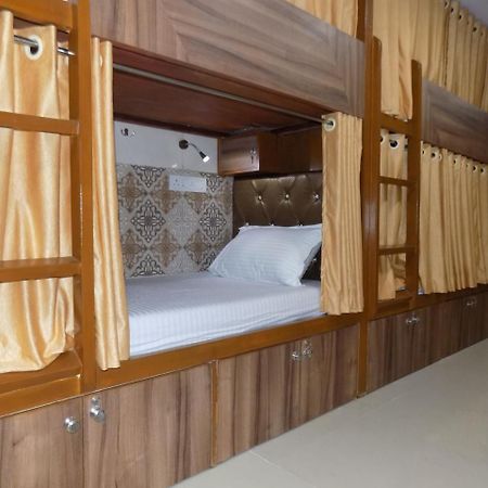 Metro Inn Dormitory Bombay Extérieur photo