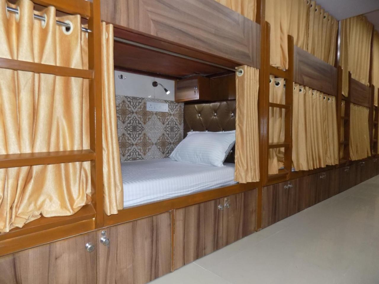 Metro Inn Dormitory Bombay Extérieur photo