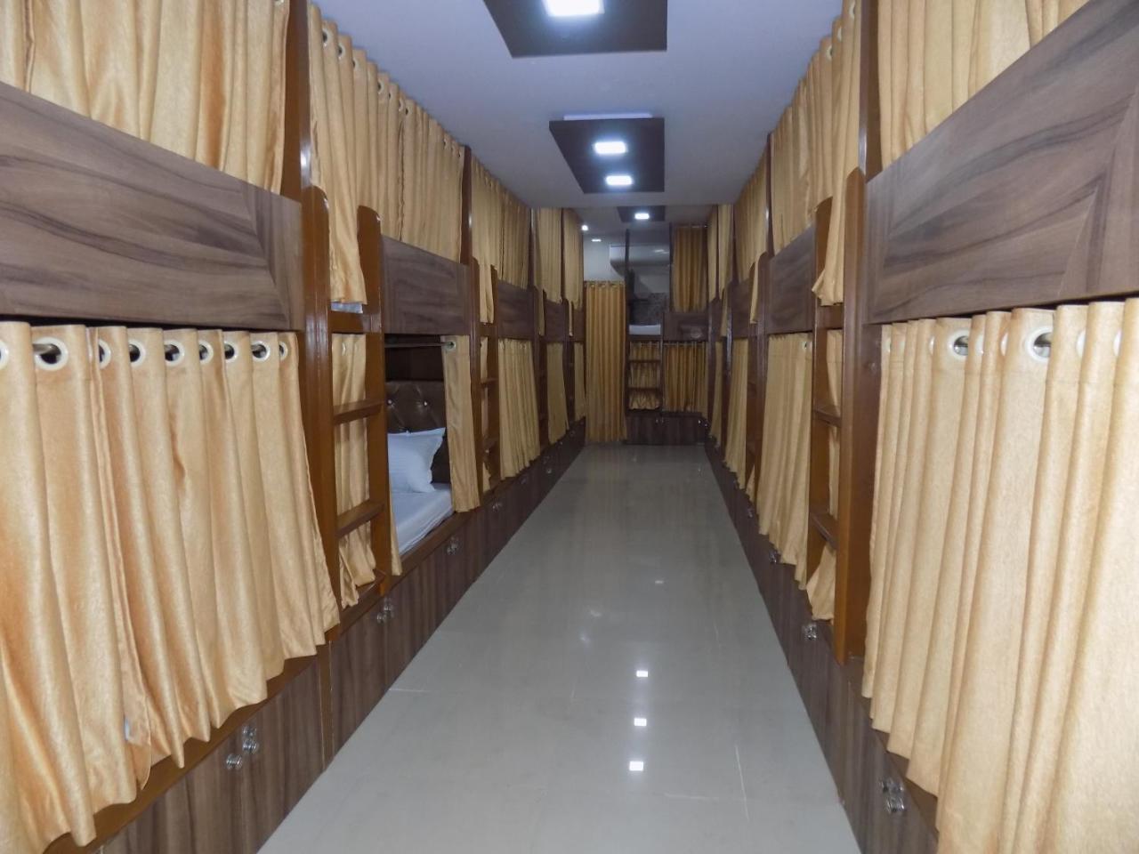 Metro Inn Dormitory Bombay Extérieur photo