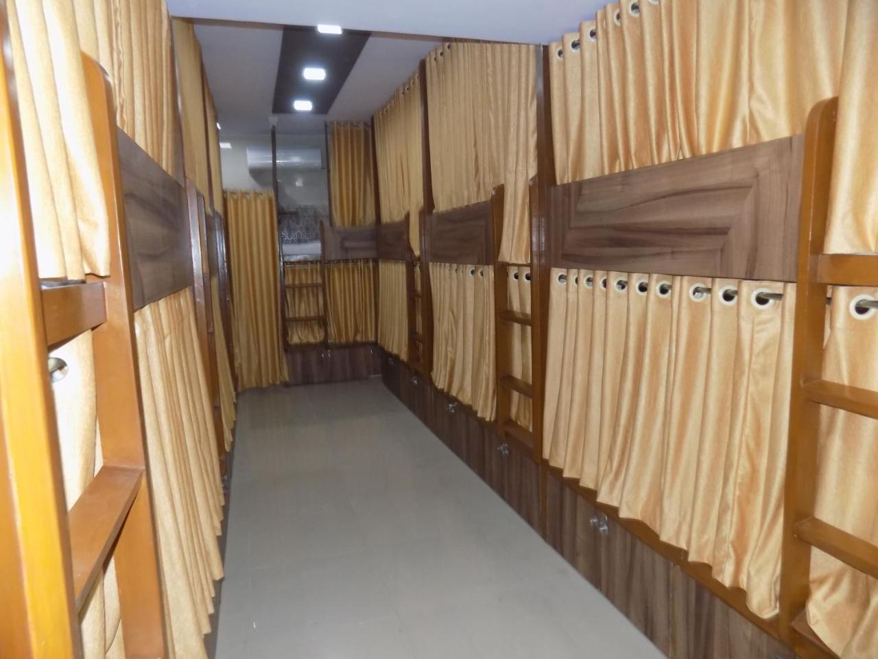 Metro Inn Dormitory Bombay Extérieur photo